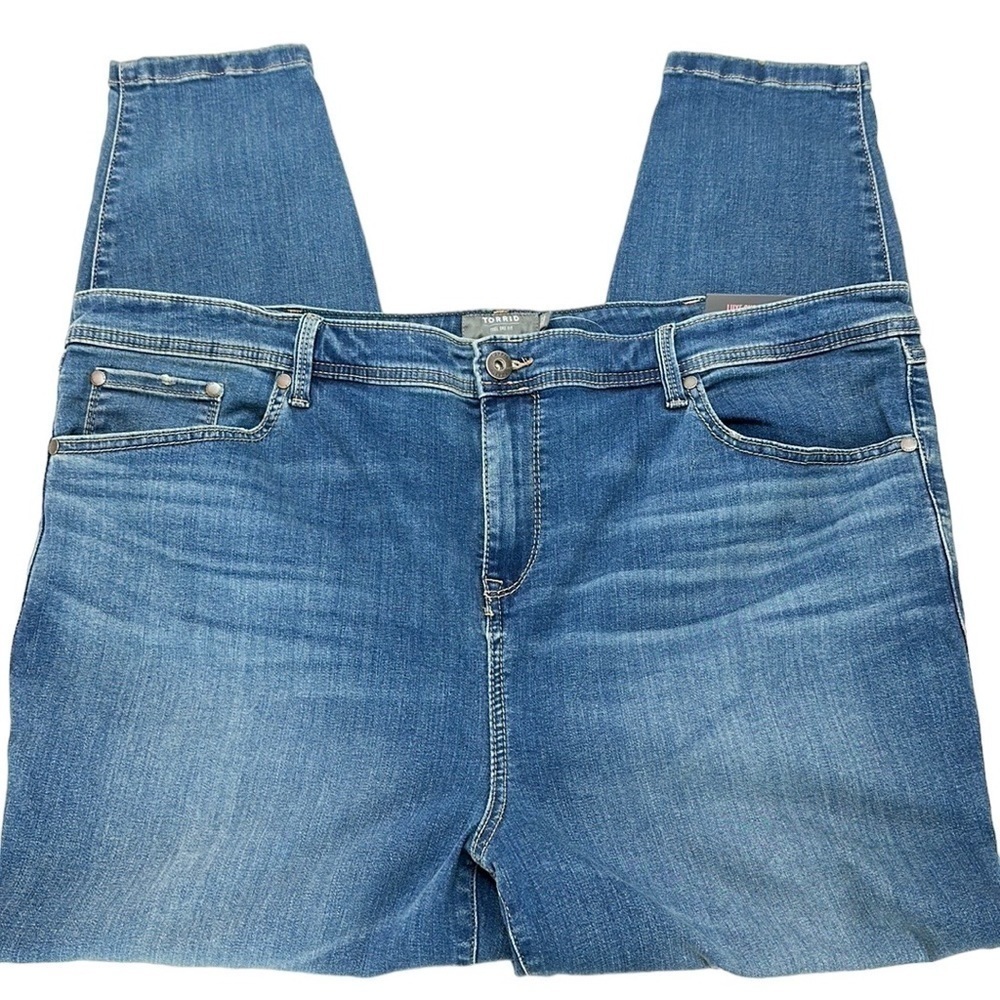 Torrid Luxe Super Skinny Super Soft Jeans 24T Mid Rise